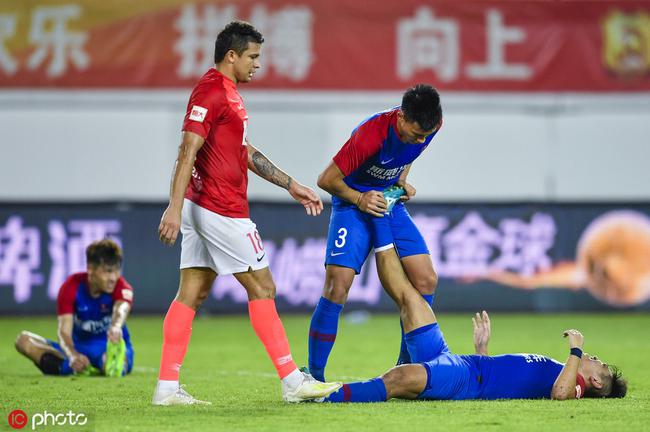 恒大爆冷不敌卓尔,势如破竹引人注目 恒大爆冷不敌卓尔,势如破竹引人注目