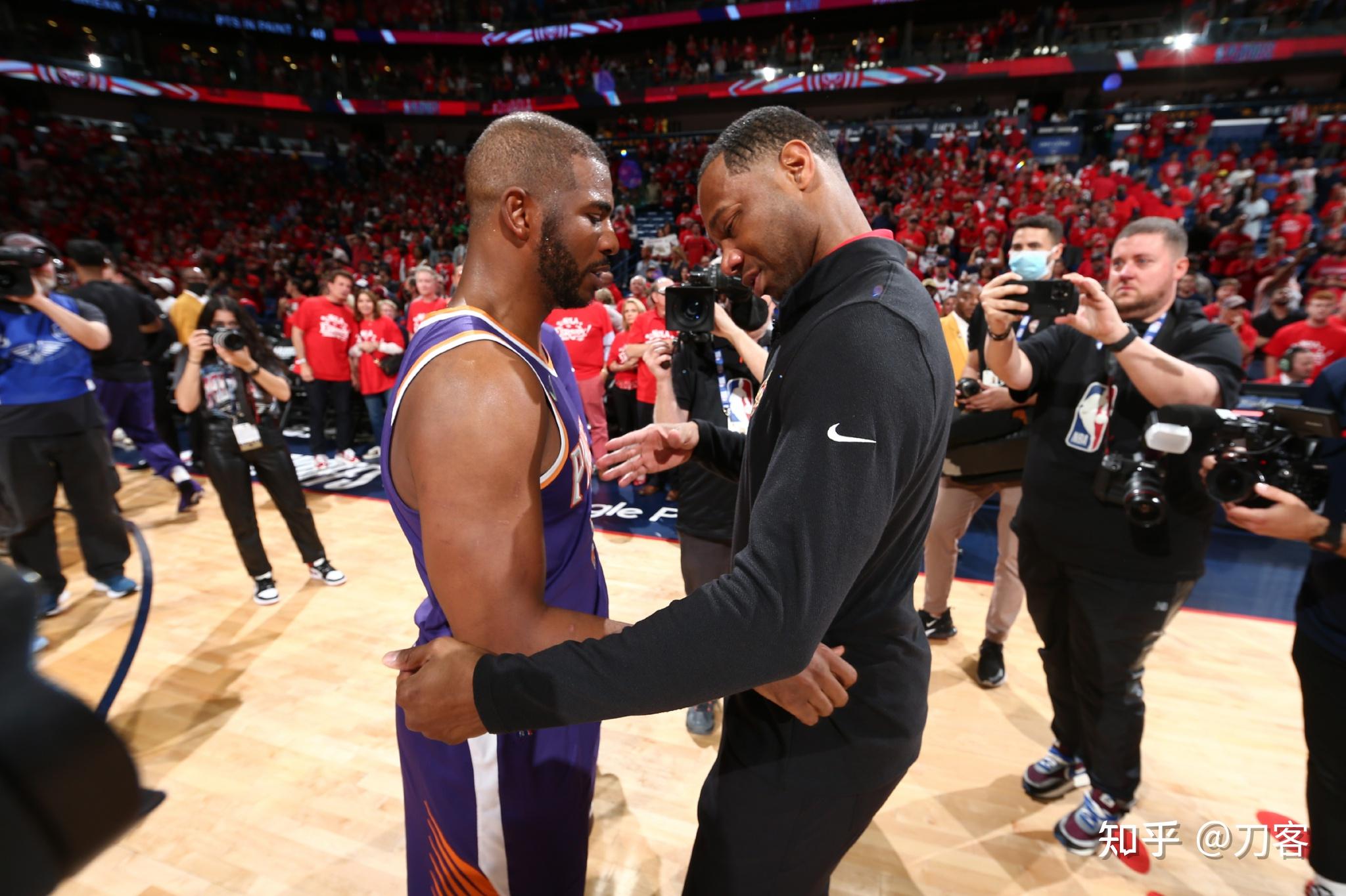 NBA球队展示团队合作,备战新赛季信心十足 NBA球队展示团队合作,备战新赛季信心十足