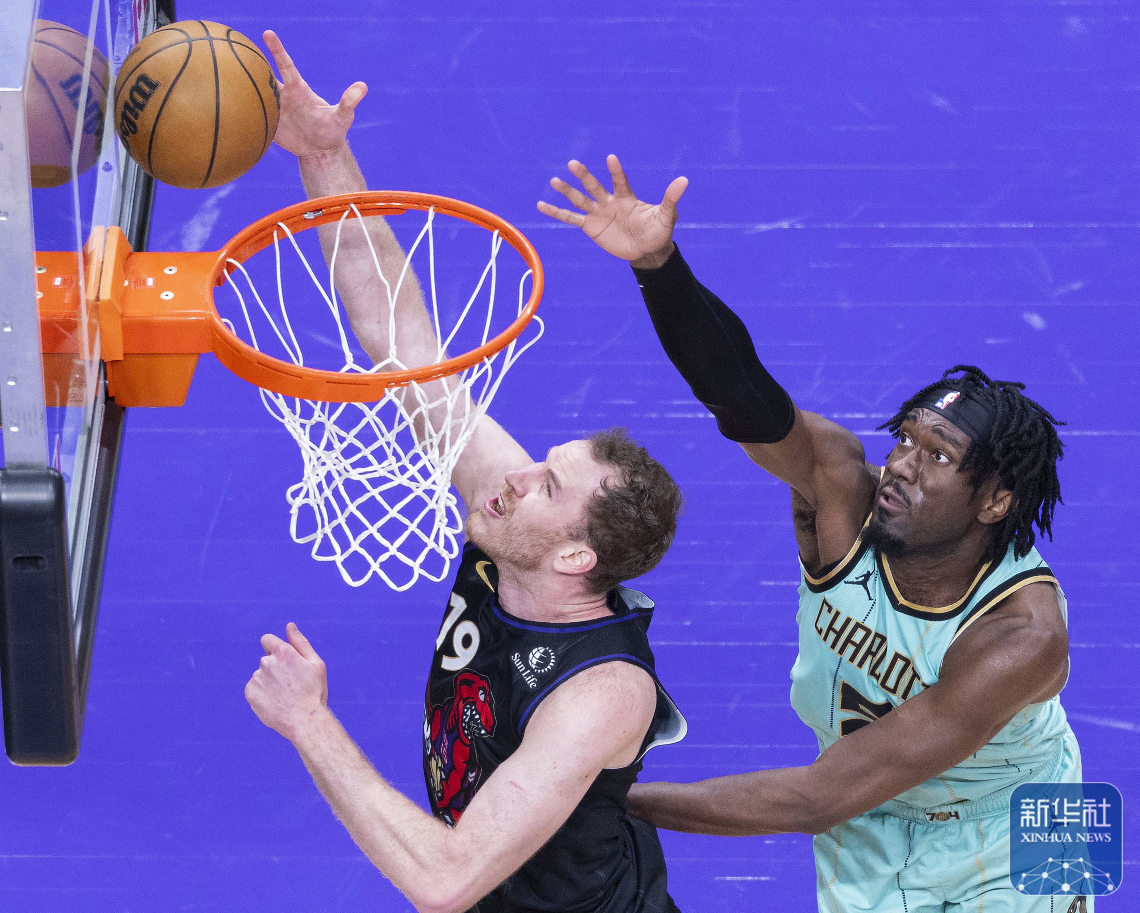 世俱杯时间-猛龙队球员集体表现出色,助球队获得连胜