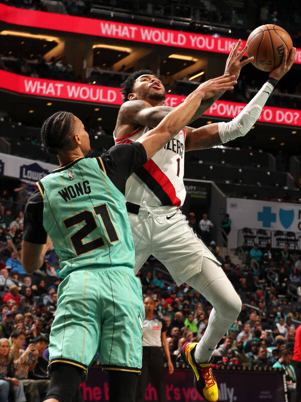 爵士主场击败开拓者，取得九连胜