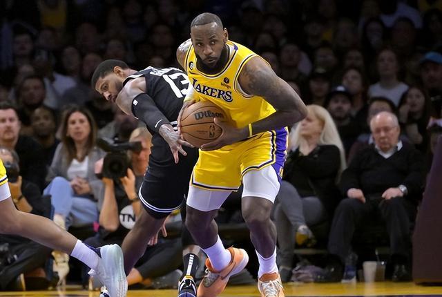 湖人大胜掘金，取得三连胜