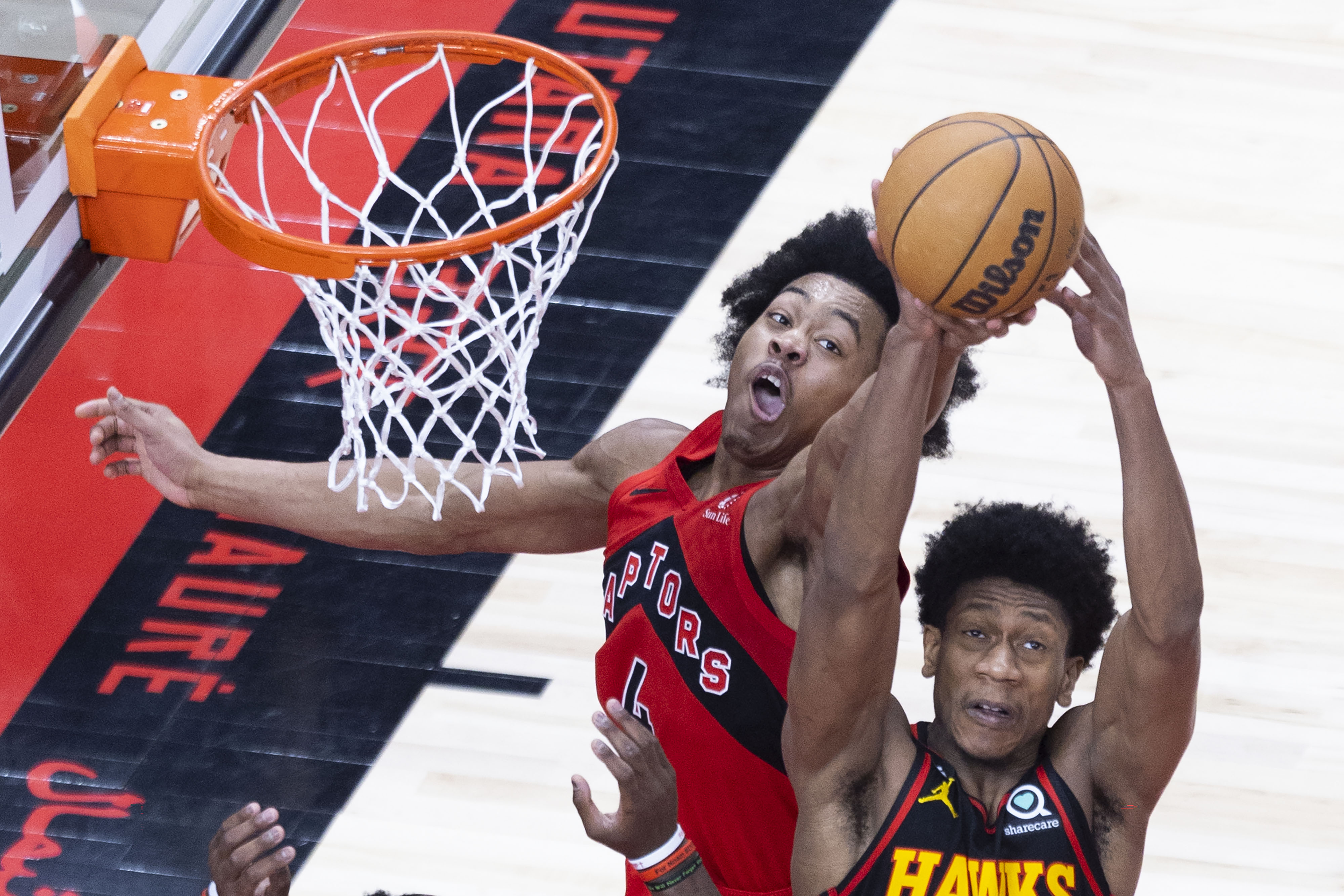 世俱杯官网-关于猛龙逆转老鹰，帕斯卡尔-西亚卡姆独得35分的信息