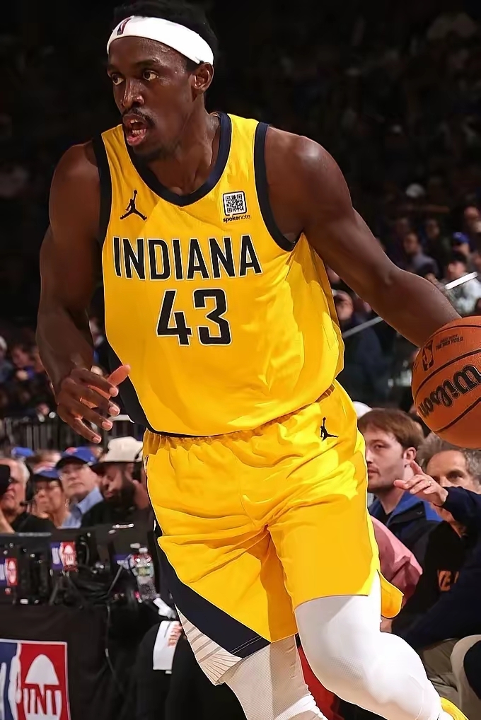 关于猛龙逆转老鹰，帕斯卡尔-西亚卡姆独得35分的信息