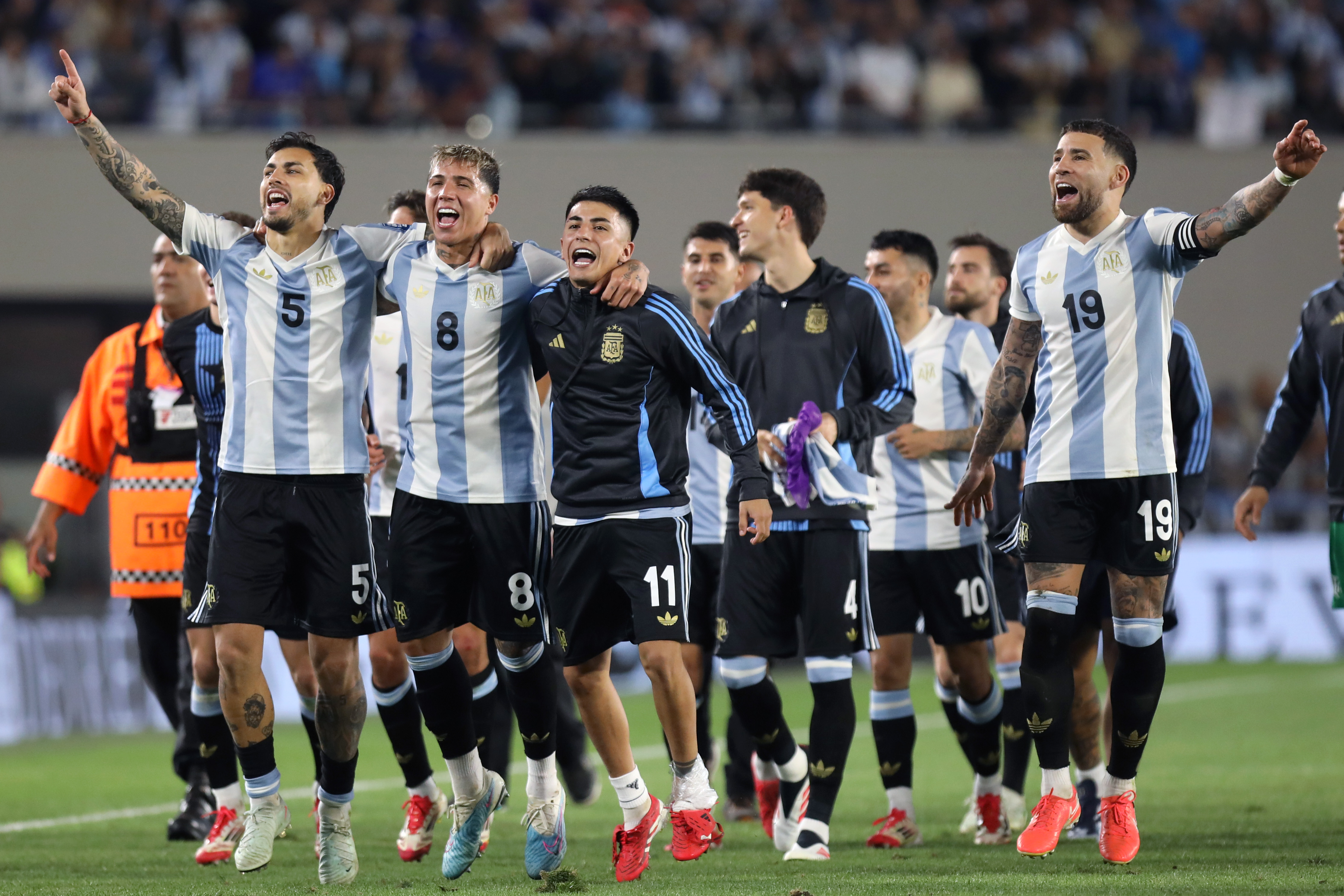 阿根廷队不敌巴西遭淘汰，闪耀世界杯