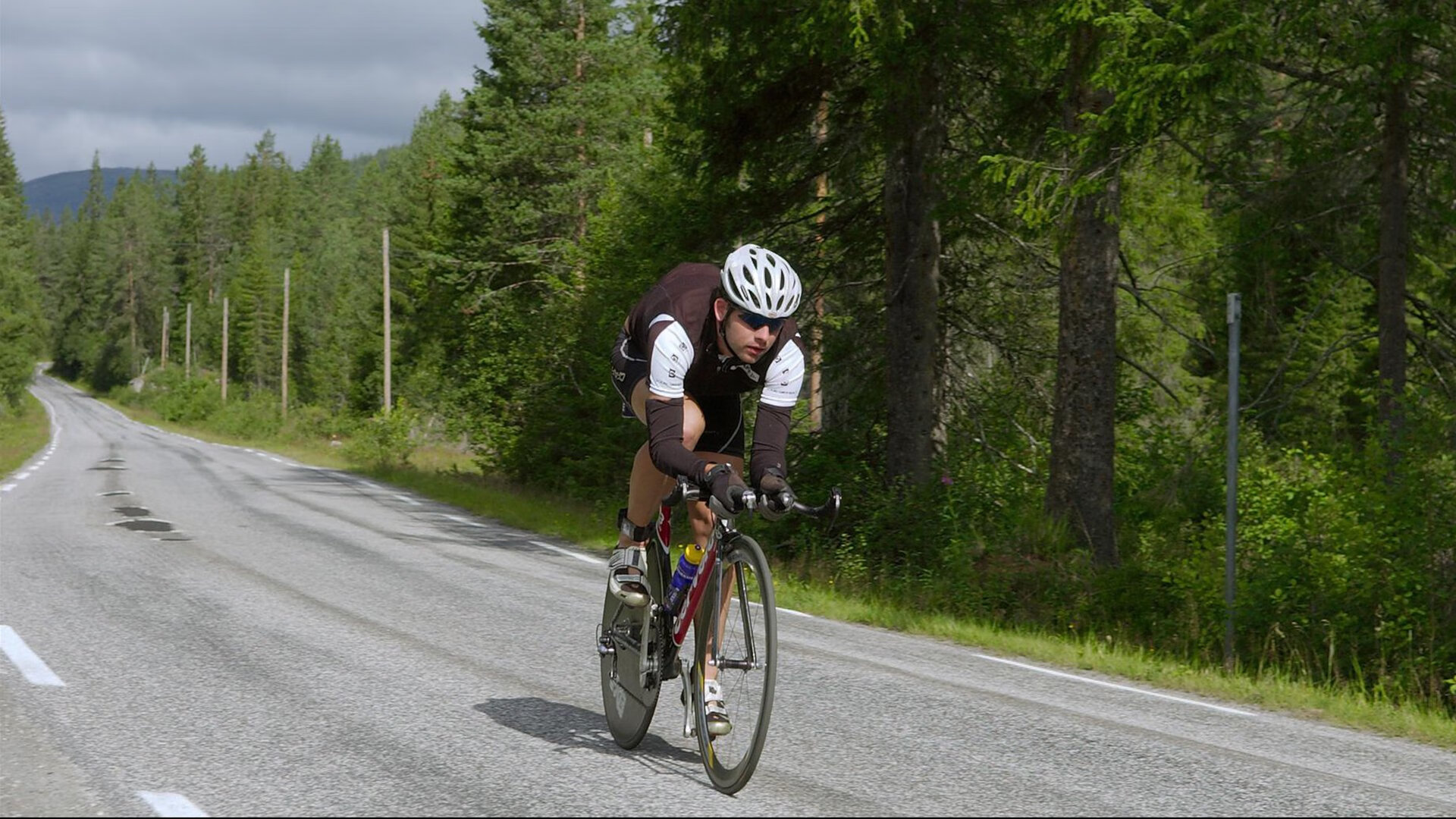 世俱杯-窒息的旋律，勇士的空间哲学如何瓦解独行侠，乔治谱写巨星注脚