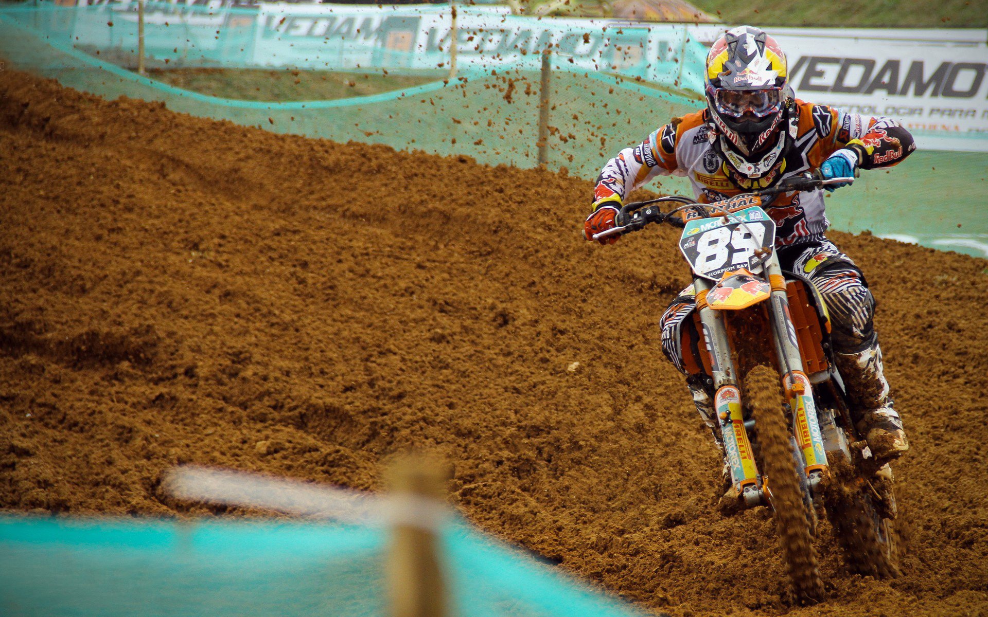 击碎湖人王朝的钥匙，从休斯顿的呐喊到霍勒迪的沉默接管